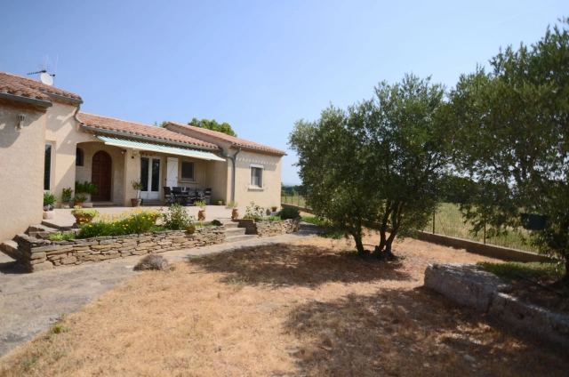 Two modern houses with swimming pool, land and views for sale for 490,000&euro; in Aude, Languedoc-Roussillon