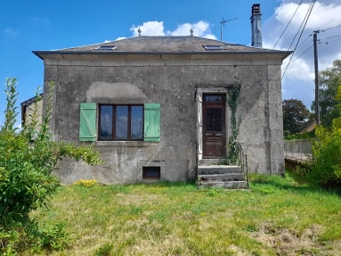 4 Bedroom(s) - 2 Bathroom(s) - 353m² land for sale in Nièvre, Burgundy, France - FrenchPropertyPortal.com Renovated village house with surprising amount of space on over 350m² for sale for 98,000€ in Nièvre, Burgundy