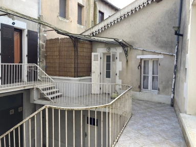 BUILDINGS SUITABLE FOR INVESTEMENT WITH 2 FLATS for sale for 93,500€ in Charente, Poitou-Charentes