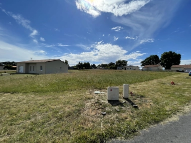 IN A RURAL HOUSING ESTATE, 5 SERVICED BUILDING LOTS for sale for 13,922&euro; in Vienne, Poitou-Charentes