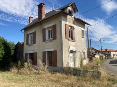 OLD COUNTRY HOUSE TO RENOVATE WITH OUTBUILDINGS AND OPPOSITE GARDEN for sale for 29,000€ in Charente, Poitou-Charentes