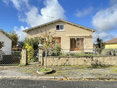 IN TOWN CENTER, NICE RENOVATED HOUSE WITH GARDEN, GARAGE, AND TERRACE for sale for 172,800&euro; in Charente, Poitou-Charentes