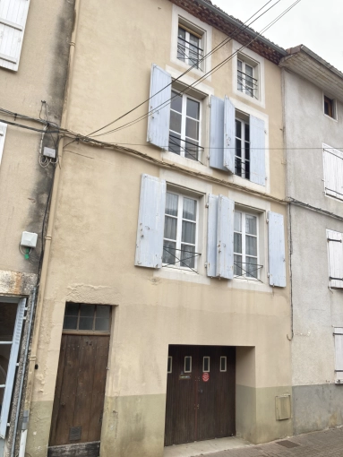 4 Bedroom(s) - 1 Bathroom(s) - 111m² land for sale in Charente, Poitou-Charentes, France - FrenchPropertyPortal.com HOUSE IN THE CENTRE TOWN, TO BE REFRESH WITH GARAGE, COURTYARD AND GARDEN for sale for 44,000€ in Charente, Poitou-Charentes