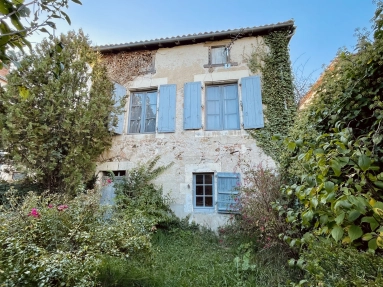4 Bedroom(s) - 1 Bathroom(s) - 625m² land for sale in Charente, Poitou-Charentes, France - FrenchPropertyPortal.com OLD TANNERY TO RENOVATE USED AS A RESIDENTIAL HOUSE WITH LAND ON THE RIVER BANK for sale for 88,000€ in Charente, Poitou-Charentes