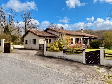IN A QUIET & NICE LANDSCAPE, PRETTY RENOVATED VILLAGE HOUSE ON BASEMENT WITH AROUND WOOD PARK for sale for 270,000&euro; in Charente, Poitou-Charentes