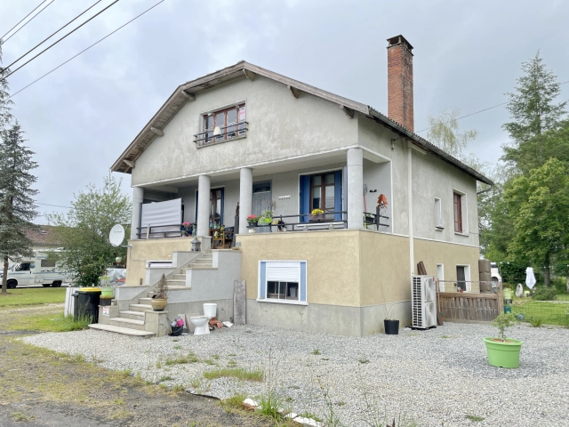 3 Bedroom(s) - 2 Bathroom(s) - 2,401m² land for sale in Charente, Poitou-Charentes, France - FrenchPropertyPortal.com DETACHED COUNTRY HOUSE, IN NEED OF REFRESHING, WITH GREAT POTENTIAL for sale for 84,000€ in Charente, Poitou-Charentes