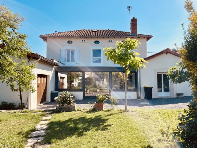 4 Bedroom(s) - 2 Bathroom(s) - 1,094m² land for sale in Charente, Poitou-Charentes, France - FrenchPropertyPortal.com CHARMING CHARENTAISE HOUSE, COMPLETELY RENOVATED, WITH ENCLOSED AND WOODED GARDEN for sale for 296,800€ in Charente, Poitou-Charentes