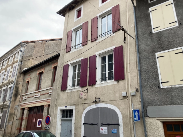 4 Bedroom(s) - 2 Bathroom(s) - 0 m² land for sale in Charente, Poitou-Charentes, France - FrenchPropertyPortal.com RENTAL INVESTMENT BUILDING: 2 FLATS + 1 COMMERCIAL LOCAL for sale for 78,400€ in Charente, Poitou-Charentes