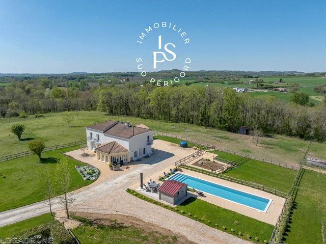 0 m² land for sale in Lot-et-Garonne, Aquitaine, France - FrenchPropertyPortal.com Large house with swimming pool on 2 hectares for sale for 499,900€ in Lot-et-Garonne, Aquitaine
