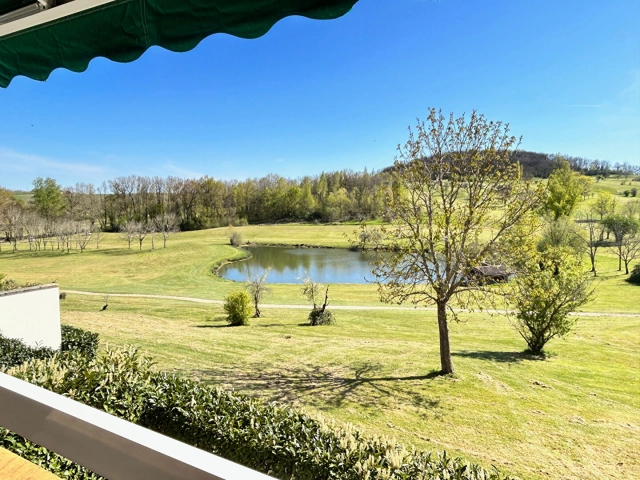 Superb 120 sqm apartment with exceptional views of the golf course and lake for sale for 159,900&euro; in Lot-et-Garonne, Aquitaine