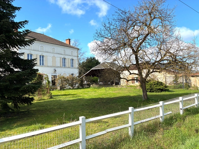 0 m² land for sale in Lot-et-Garonne, Aquitaine, France - FrenchPropertyPortal.com Character property in the heart of the lot valley for sale for 399,900€ in Lot-et-Garonne, Aquitaine