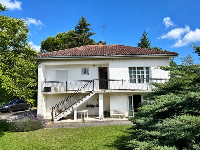 House from the 70s on a pretty wooded park in cancon for sale for 154,900&euro; in Lot-et-Garonne, Aquitaine