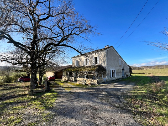 Stone house and outbuildings in the countryside with 5 hectares for sale for 146,000&euro; in Lot-et-Garonne, Aquitaine