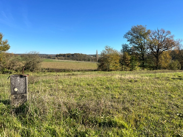0 m² land for sale in Lot-et-Garonne, Aquitaine, France - FrenchPropertyPortal.com Building plot in a quiet setting for sale for 25,000€ in Lot-et-Garonne, Aquitaine