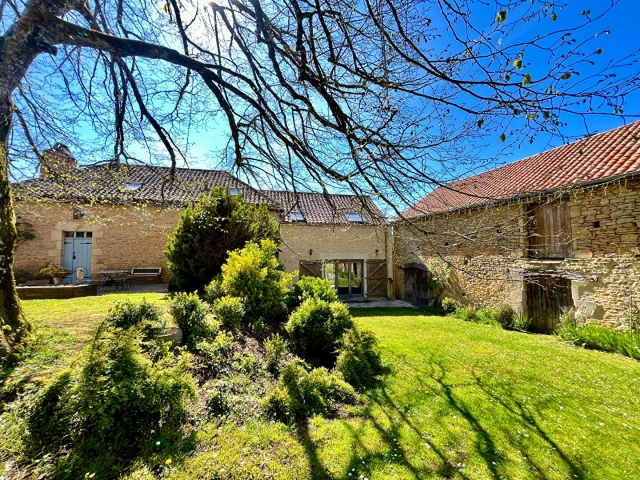 0 m² land for sale in Dordogne, Aquitaine, France - FrenchPropertyPortal.com Charming stone property with outbuildings, villefranche du perigord for sale for 577,500€ in Dordogne, Aquitaine