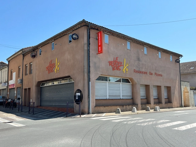 Building with 8 apartments and commercial premises in the center of miramont de for sale for 450,000&euro; in Lot-et-Garonne, Aquitaine