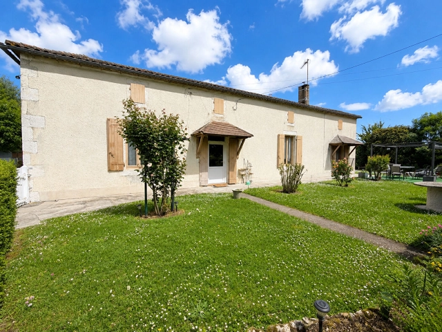 0 m² land for sale in Lot-et-Garonne, Aquitaine, France - FrenchPropertyPortal.com Within walking distance of villeréal: authentic farmhouse with outbuildings for sale for 197,000€ in Lot-et-Garonne, Aquitaine
