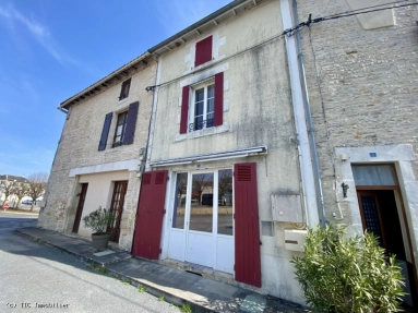 Lovely Little Stone House in the Centre of Champagne Mouton for sale for 64,200€ in Charente, Poitou-Charentes