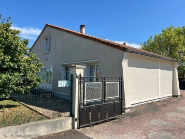 4 Bedroom House Just a Few Minutes from Ruffec for sale for 180,800&euro; in Charente, Poitou-Charentes