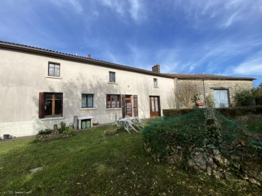 Pretty Charentais Cottage with 4 Bedrooms and Garden 10 Minutes from Sauze Vaussais for sale for 119,200&euro; in Deux-Sèvres, Poitou-Charentes