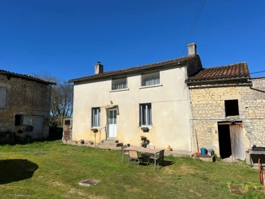 2 Bedroom(s) - 1 Bathroom(s) - 883m² land for sale in Charente, Poitou-Charentes, France - FrenchPropertyPortal.com Pretty Country House with Outbuildings Close To Ruffec for sale for 91,300€ in Charente, Poitou-Charentes