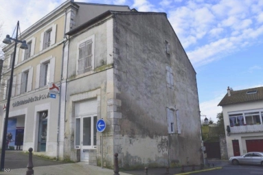 1 Bathroom(s) - 65m² land for sale in Charente, Poitou-Charentes, France - FrenchPropertyPortal.com Building With Ground Floor Offices And Potential for Apartment Above- In The Town Centre Of Ruffec for sale for 53,000€ in Charente, Poitou-Charentes