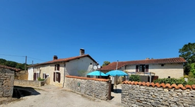 4 Bedroom(s) - 3 Bathroom(s) - 1,200m² land for sale in Charente, Poitou-Charentes, France - FrenchPropertyPortal.com Beautiful 4 Bedroom Old House in a Quiet Hamlet for sale for 297,850€ in Charente, Poitou-Charentes