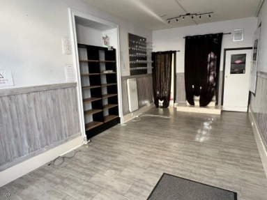 1 Bedroom(s) - 1 Bathroom(s) - 49m² land for sale in Charente, Poitou-Charentes, France - FrenchPropertyPortal.com Town Centre Commercial Premises With Appartement Above for sale for 65,000€ in Charente, Poitou-Charentes