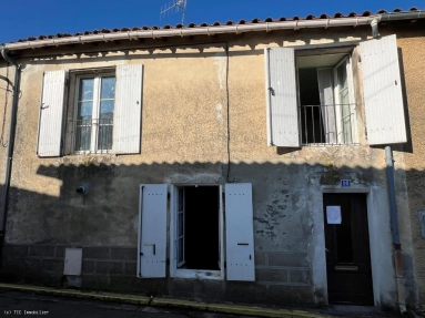3 Bedroom(s) - 1 Bathroom(s) - 450m² land for sale in Charente, Poitou-Charentes, France - FrenchPropertyPortal.com 3 Bedroom Townhouse In Ruffec For Sale for sale for 69,000€ in Charente, Poitou-Charentes