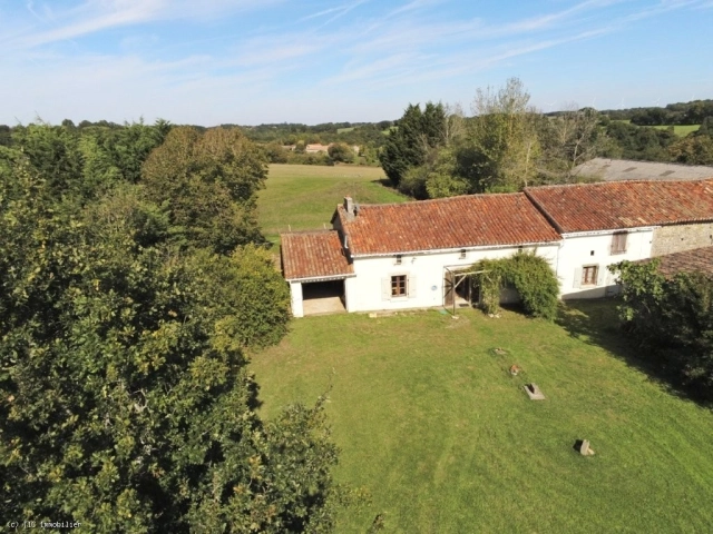 3 Bedroom(s) - 2 Bathroom(s) - 1,905m² land for sale in Charente, Poitou-Charentes, France - FrenchPropertyPortal.com Country House with Outbuilding 10 Minutes from Champagne-Mouton for sale for 80,645€ in Charente, Poitou-Charentes