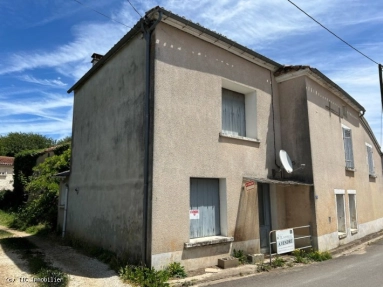 5 Bedroom(s) - 1 Bathroom(s) - 495m² land for sale in Charente, Poitou-Charentes, France - FrenchPropertyPortal.com Village House with Large Outbuilding at rear for sale for 45,000€ in Charente, Poitou-Charentes