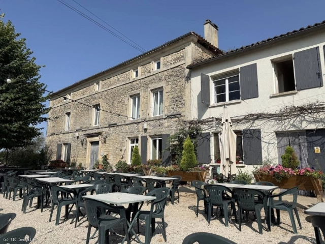 4 Bedroom(s) - 6 Bathroom(s) - 4,316m² land for sale in Charente, Poitou-Charentes, France - FrenchPropertyPortal.com Character Home with Guest Suites and Commercial Possibilities On One Acre for sale for 220,000€ in Charente, Poitou-Charentes