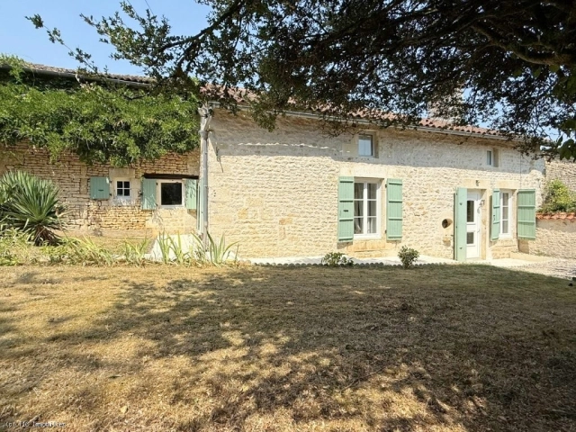 Charming 3 Bedroom Renovated Stone Property in Tranquil Countryside Setting for sale for 244,680&euro; in Charente, Poitou-Charentes