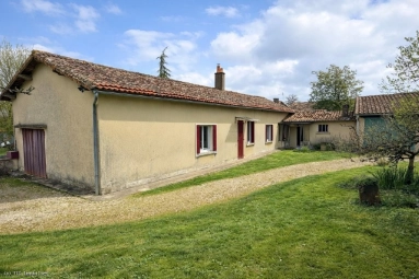 2 Bedroom Stone Property in a Peaceful Location for sale for 91,395&euro; in Deux-Sèvres, Poitou-Charentes