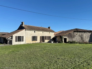 4 Bedroom(s) - 2 Bathroom(s) - 4,306m² land for sale in Vienne, Poitou-Charentes, France - FrenchPropertyPortal.com Charming Countryside Property with Barn, Swimming Pool and Scenic Views for sale for 123,650€ in Vienne, Poitou-Charentes