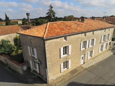 Beautiful Village House with lovely Exterior and Outbuildings for sale for 244,680&euro; in Charente, Poitou-Charentes