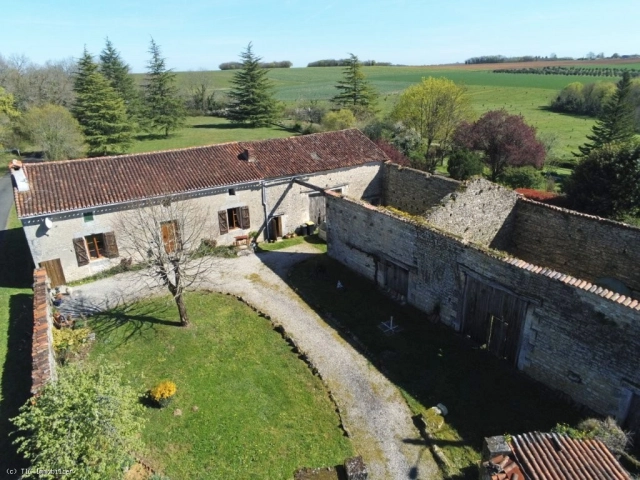 4 Bedroom(s) - 2 Bathroom(s) - 45,501m² land for sale in Charente, Poitou-Charentes, France - FrenchPropertyPortal.com 4-Bedroom Country House on 4.5 Hectares of Land, near Mansle for sale for 202,100€ in Charente, Poitou-Charentes