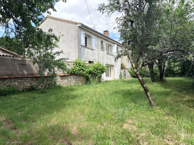 Spacious Family Home with 4 Bedrooms Aunac sur Charente for sale for 143,600&euro; in Charente, Poitou-Charentes