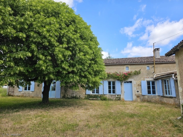 1 Bathroom(s) - 1,787m² land for sale in Vienne, Poitou-Charentes, France - FrenchPropertyPortal.com Old Schoolhouse to Renovate with Outbuilding and Garden for sale for 107,500€ in Vienne, Poitou-Charentes