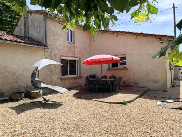 Family House with 3 Bedrooms Near Nanteuil en Vallée for sale for 134,400&euro; in Charente, Poitou-Charentes