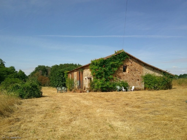 Detached Barn Conversion To Finish Renovating, On A Plot Of Over 4000m2 for sale for 159,570&euro; in Deux-Sèvres, Poitou-Charentes