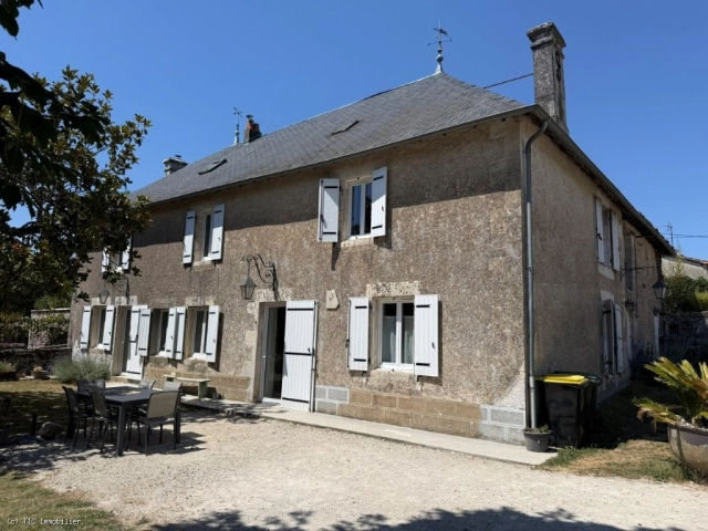 Stunning Country House Between Ruffec and Vertueil-sur-Charente for sale for 271,250&euro; in Charente, Poitou-Charentes