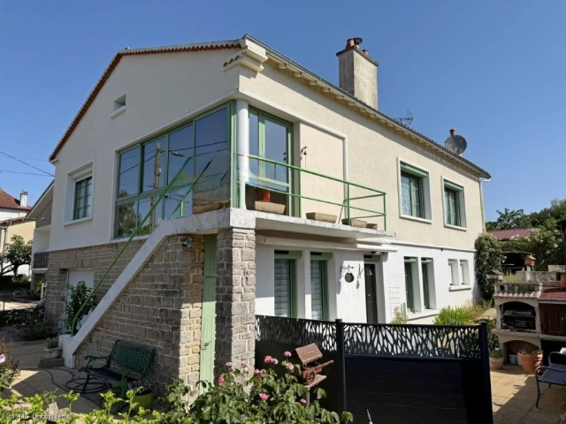 Charming 4 Bedroom Stone House in Civray 86400 for sale for 149,950&euro; in Vienne, Poitou-Charentes