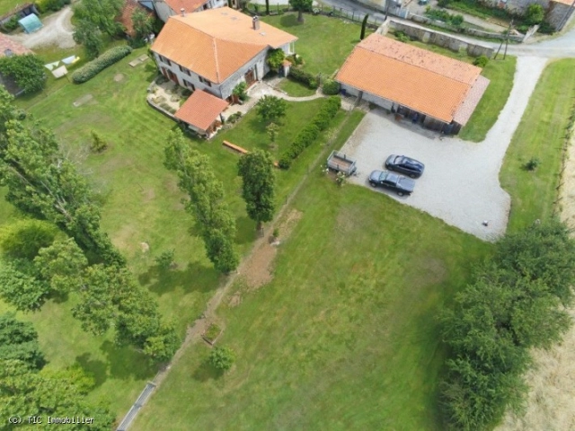 6 Bedroom(s) - 5 Bathroom(s) - 4,917m² land for sale in Charente, Poitou-Charentes, France - FrenchPropertyPortal.com Magnificent Barn Conversion With Independent Guest House And Outbuildings On Over 1 Acre for sale for 324,950€ in Charente, Poitou-Charentes