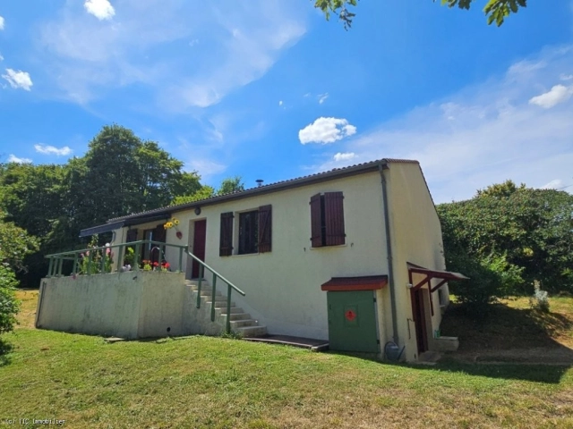 3 Bedroom(s) - 1 Bathroom(s) - 3,800m² land for sale in Vienne, Poitou-Charentes, France - FrenchPropertyPortal.com Detached Bungalow with Basement, Situated in a Beautiful Location Near the Le Clain for sale for 135,000€ in Vienne, Poitou-Charentes