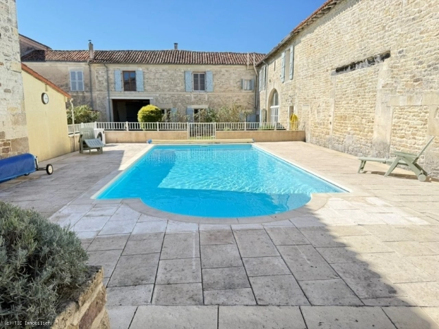 6 Bedroom(s) - 3 Bathroom(s) - 861m² land for sale in Charente, Poitou-Charentes, France - FrenchPropertyPortal.com Vast Character Village House With Heated Pool An Enclosed Garden for sale for 380,000€ in Charente, Poitou-Charentes