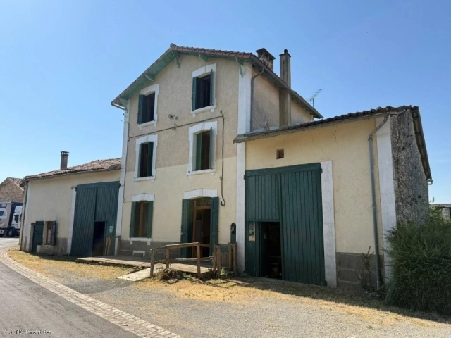 4 Bedroom Village House Between Mansle and Aunac for sale for 118,275&euro; in Charente, Poitou-Charentes
