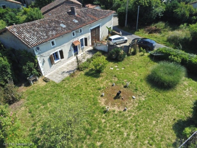 3 Bedroom(s) - 2 Bathroom(s) - 1,340m² land for sale in Charente, Poitou-Charentes, France - FrenchPropertyPortal.com Charming 3 Bedroom Stone House and Gardens In A Quiet Hamlet Close To Champagne Mouton for sale for 91,395€ in Charente, Poitou-Charentes