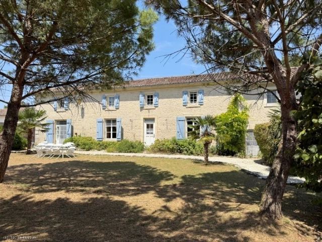 5 Bedroom(s) - 5 Bathroom(s) - 1,528m² land for sale in Charente, Poitou-Charentes, France - FrenchPropertyPortal.com Stunning House with Indoor Pool and Studio for sale for 326,315€ in Charente, Poitou-Charentes