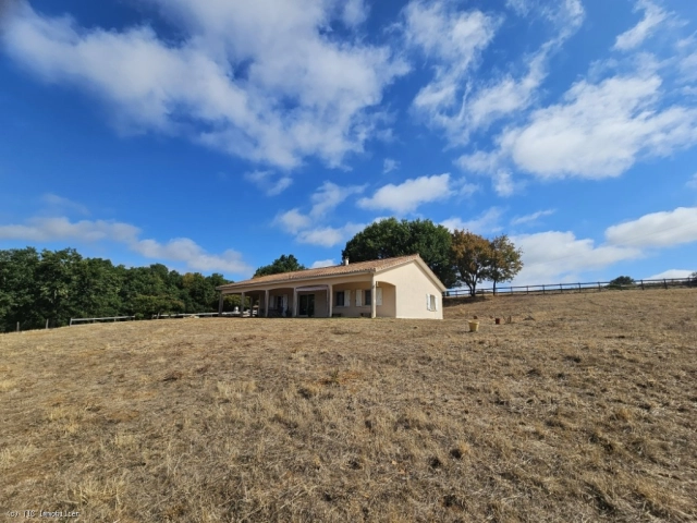Exceptional Home with a Small Horse Barn, Fenced Pasture, Land, and Magnificent Views! for sale for 265,950&euro; in Charente, Poitou-Charentes